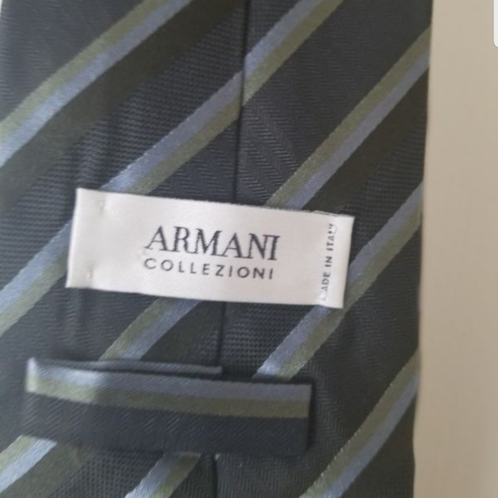 Brand name ties